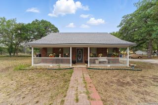 748 Falling Leaves, Adkins, TX 78101