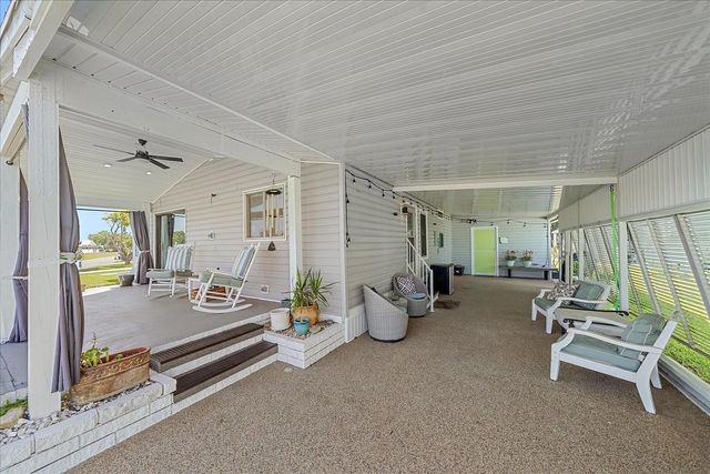 137 LAKEVIEW DRIVE 137, Palmetto, FL 34221