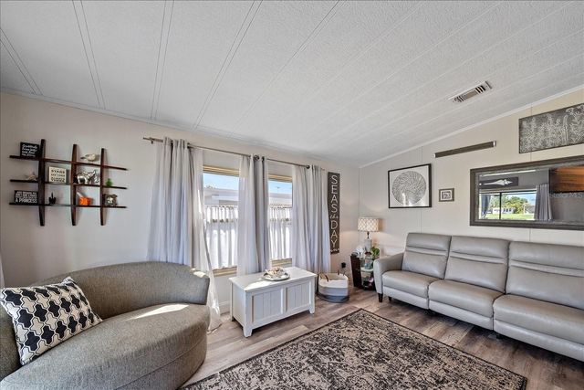 137 LAKEVIEW DRIVE 137, Palmetto, FL 34221