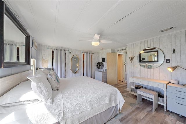 137 LAKEVIEW DRIVE 137, Palmetto, FL 34221