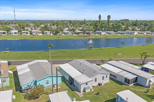 137 LAKEVIEW DRIVE 137, Palmetto, FL 34221