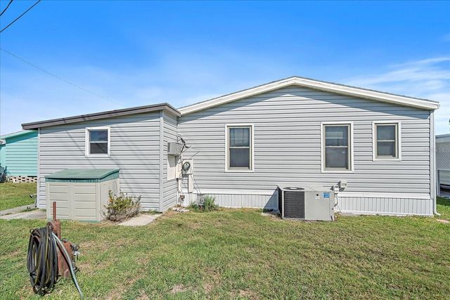 137 LAKEVIEW DRIVE 137, Palmetto, FL 34221