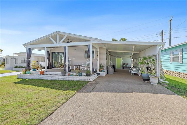 137 LAKEVIEW DRIVE 137, Palmetto, FL 34221