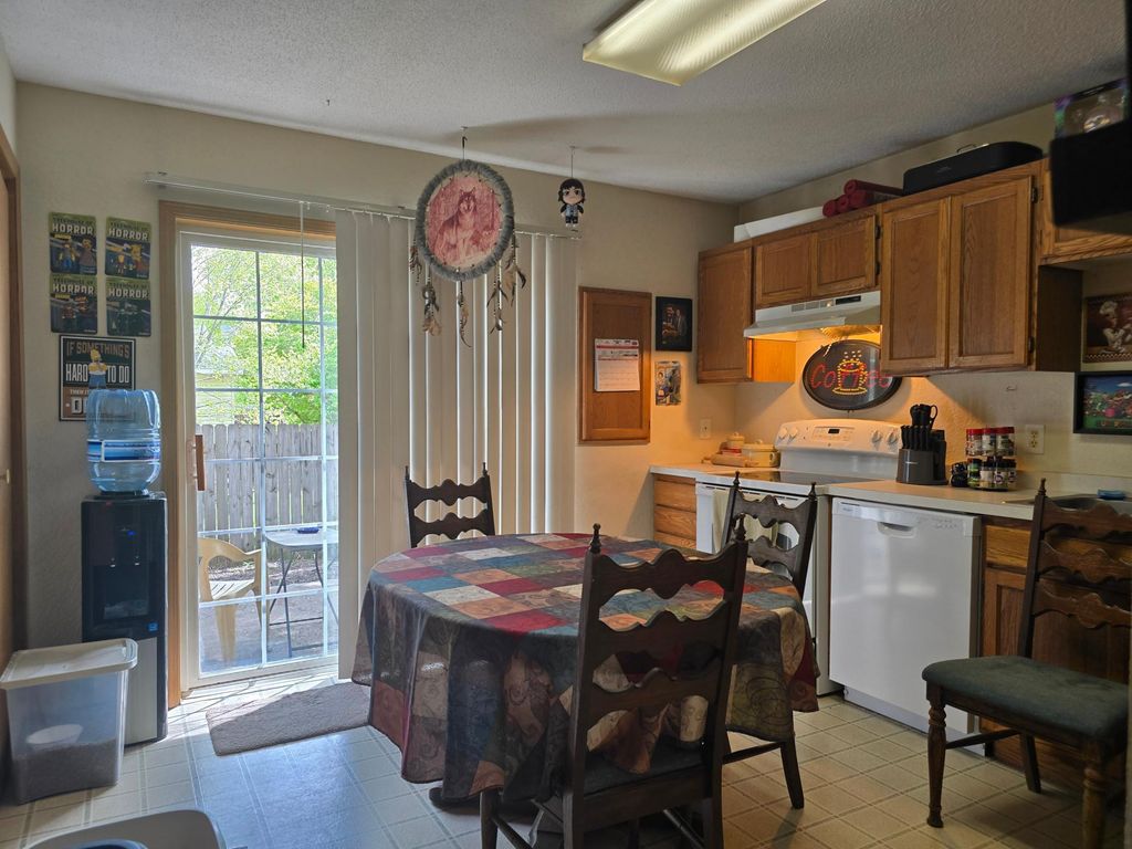 915 7th Street 9, Jordan, MN 55352 — photo 2