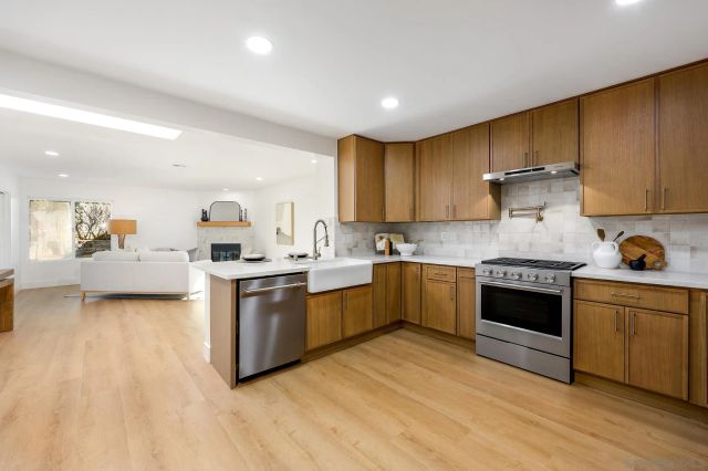 10935 Avenida Del Gato, San Diego, CA 92126