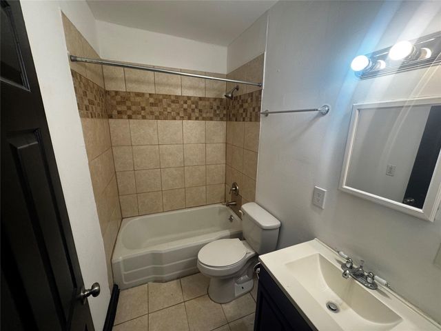 1504 Luzon Street A, Houston, TX 77009