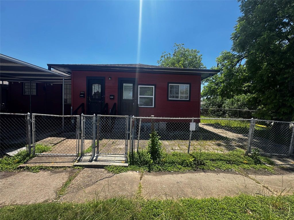 1504 Luzon Street A, Houston, TX 77009