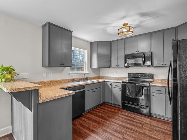 99 Cochise Street, Crawfordville, FL 32327