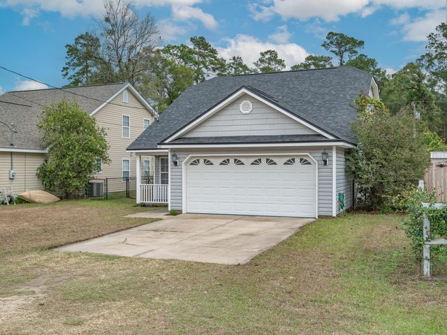 99 Cochise Street, Crawfordville, FL 32327