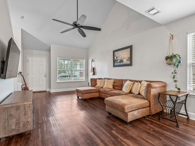 99 Cochise Street, Crawfordville, FL 32327