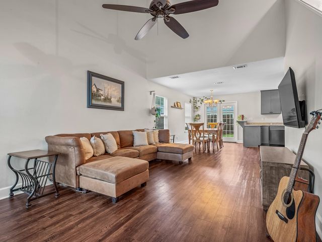 99 Cochise Street, Crawfordville, FL 32327