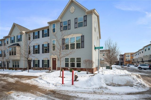 1397 Annette Court, Lakewood, OH 44107