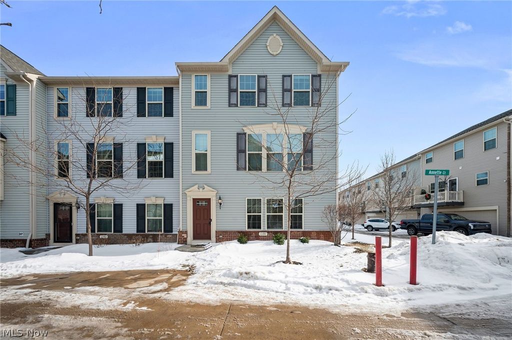 1397 Annette Court, Lakewood, OH 44107