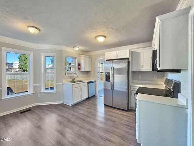 5019 Woodspring Drive, Hope Mills, NC 28348