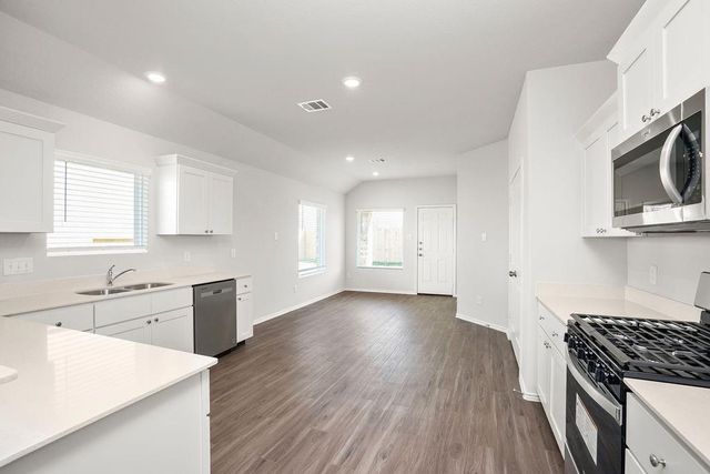 3201 Yellow Rose Drive, Texas City, TX 77591