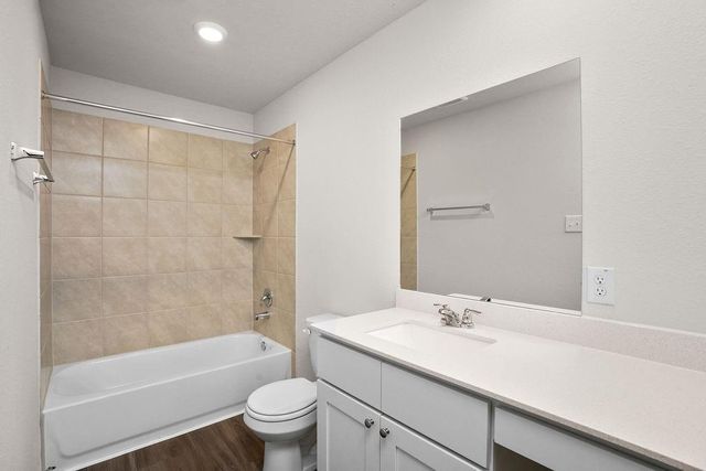 3201 Yellow Rose Drive, Texas City, TX 77591