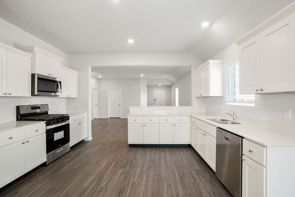 3201 Yellow Rose Drive, Texas City, TX 77591