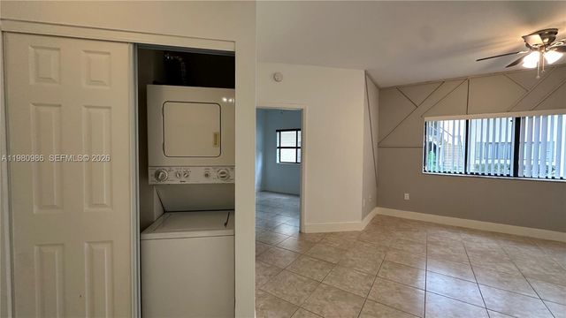 2445 SW 18th Ter 1102, Fort Lauderdale, FL 33315