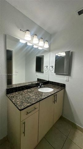 2445 SW 18th Ter 1102, Fort Lauderdale, FL 33315