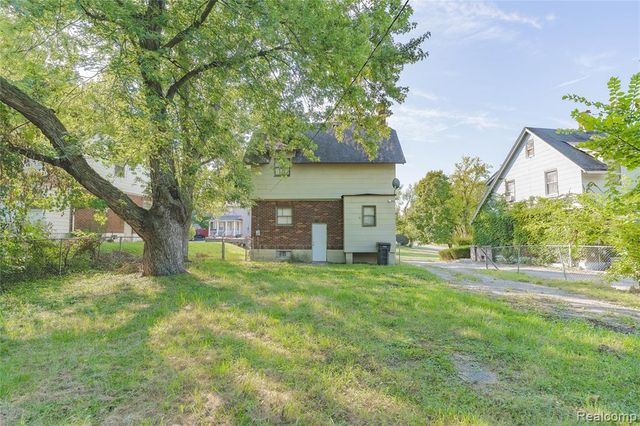 207 Oliver Street, Pontiac, MI 48342