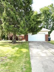 4950 N Sedgewick, Lyndhurst, OH 44124