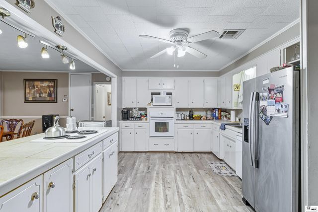 915 CROWELL ROAD, Eros, LA 71238