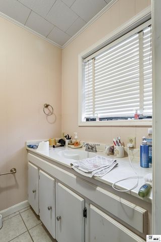 915 CROWELL ROAD, Eros, LA 71238