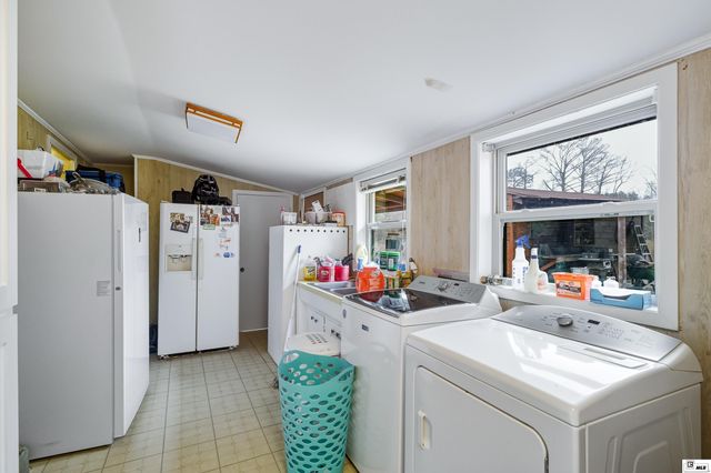 915 CROWELL ROAD, Eros, LA 71238