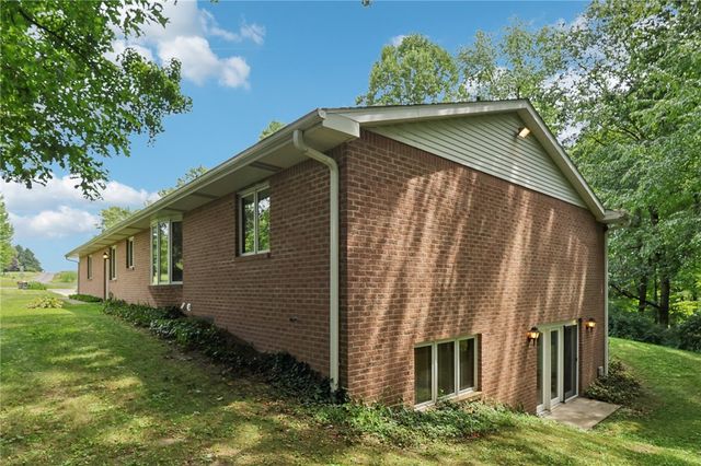 100 Joshua Drive, Lancaster Twp, PA 16037