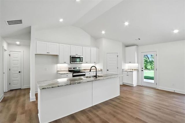 211 RACHEL Lane, Hartwell, GA 30643