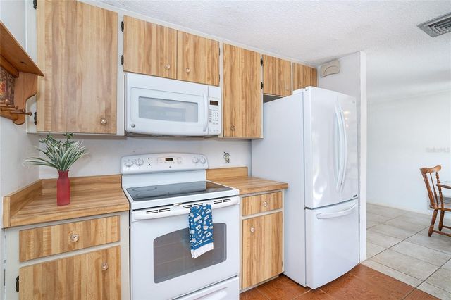 213 HIGH POINT DRIVE 213B, Englewood, FL 34223