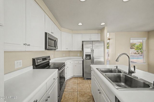 7247 W LOS GATOS Drive, Glendale, AZ 85310