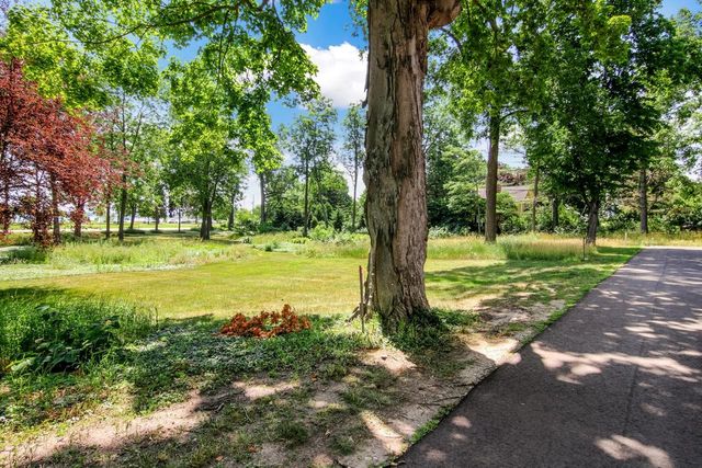 1123 Bay Street, Traverse City, MI 49684