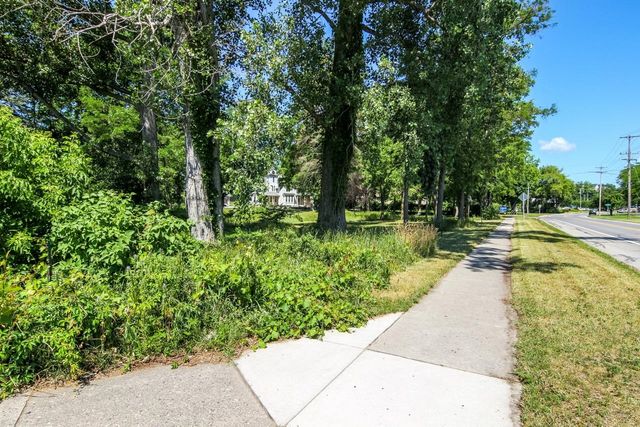 1123 Bay Street, Traverse City, MI 49684