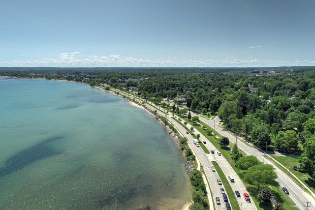 1123 Bay Street, Traverse City, MI 49684