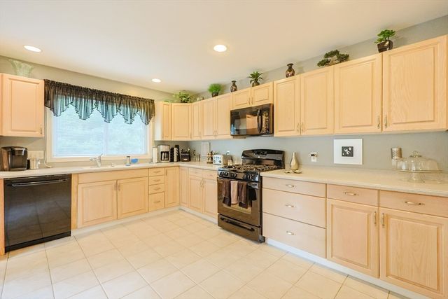 45 Half Crown Cir 45, Ashland, MA 01721