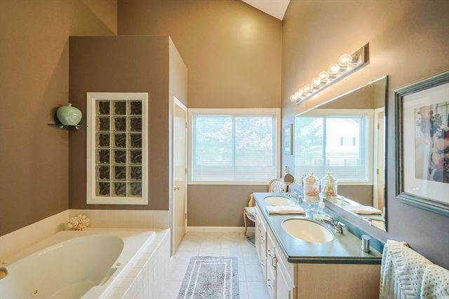 45 Half Crown Cir 45, Ashland, MA 01721