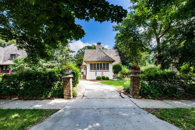 1125 5th Street N, Fargo, ND 58102