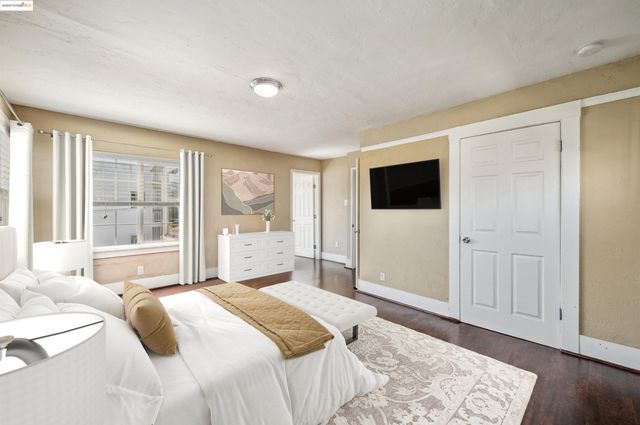 1063 32Nd St, Oakland, CA 94608