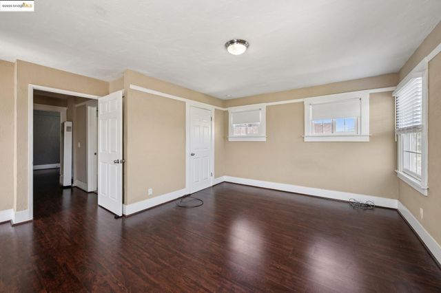 1063 32Nd St, Oakland, CA 94608