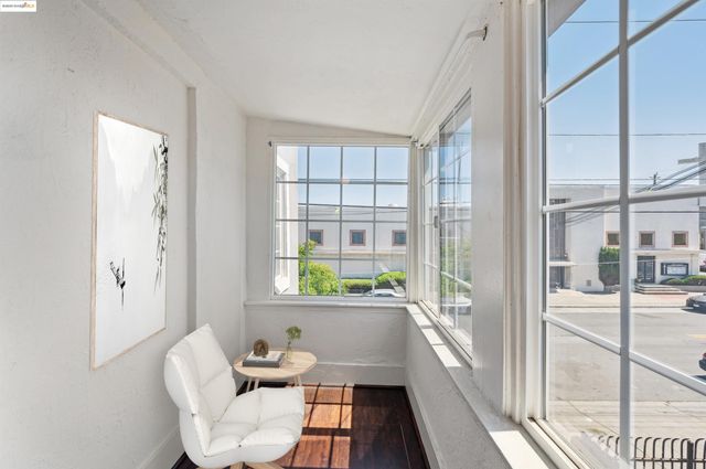 1063 32Nd St, Oakland, CA 94608