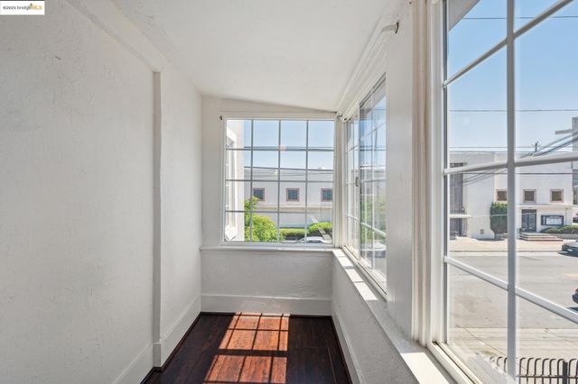 1063 32Nd St, Oakland, CA 94608
