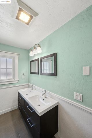 1063 32Nd St, Oakland, CA 94608
