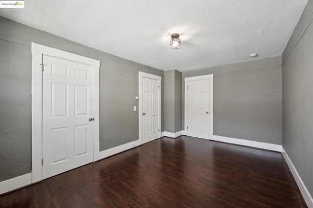 1063 32Nd St, Oakland, CA 94608