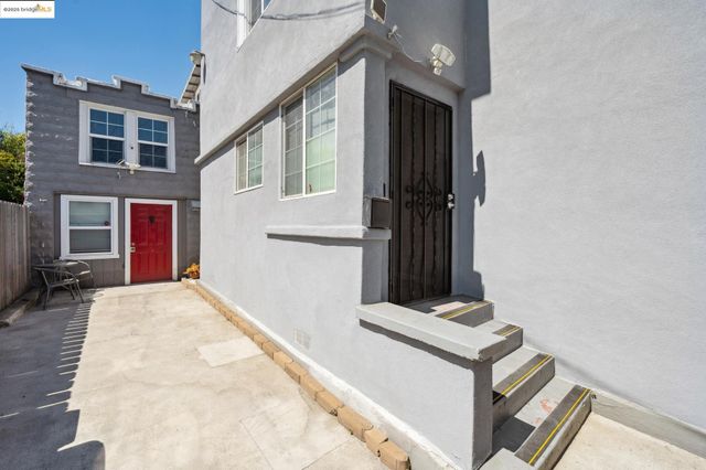 1063 32Nd St, Oakland, CA 94608