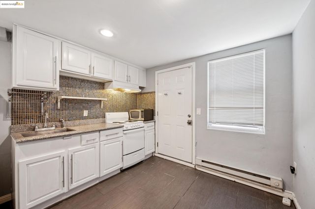 1063 32Nd St, Oakland, CA 94608