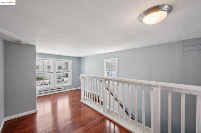 1063 32Nd St, Oakland, CA 94608