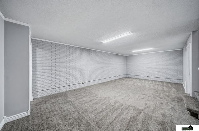 5831 Queens Drive, Lincoln, NE 68516