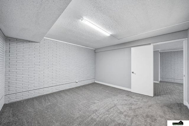 5831 Queens Drive, Lincoln, NE 68516