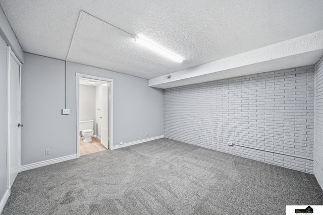 5831 Queens Drive, Lincoln, NE 68516